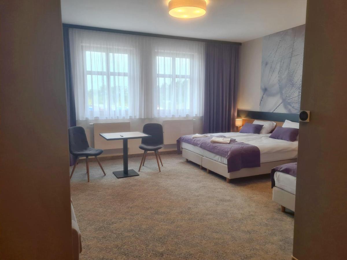 Port 2000 Hotel